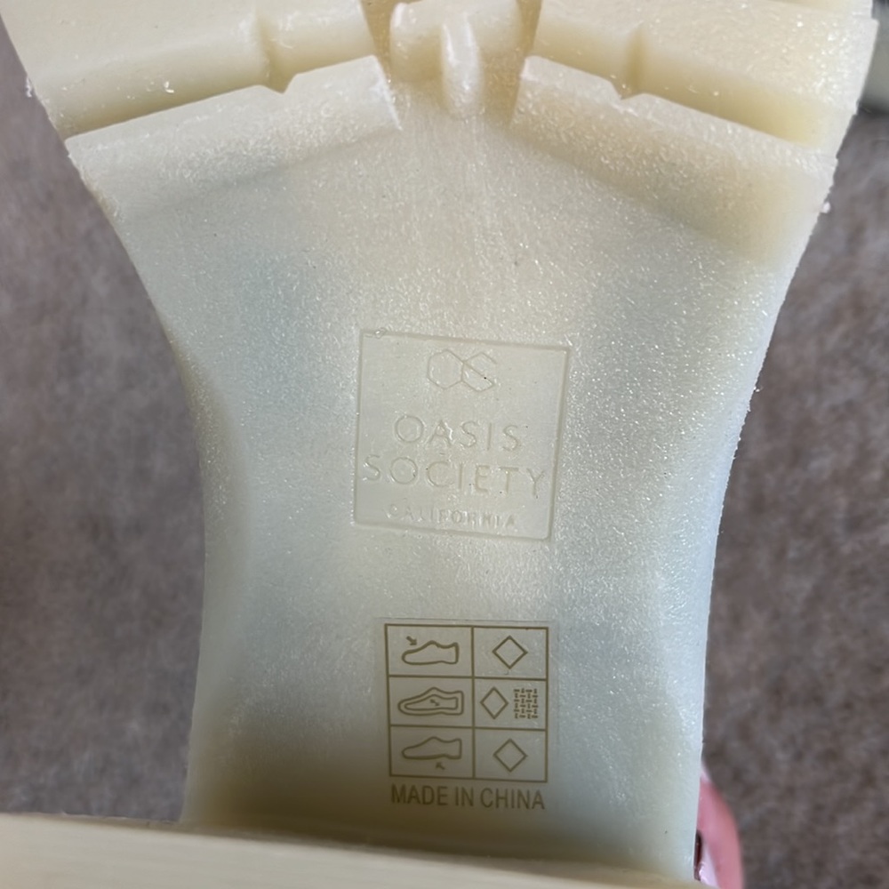 Chelsea Lug Sole Heeled boot - Picture 4 of 5